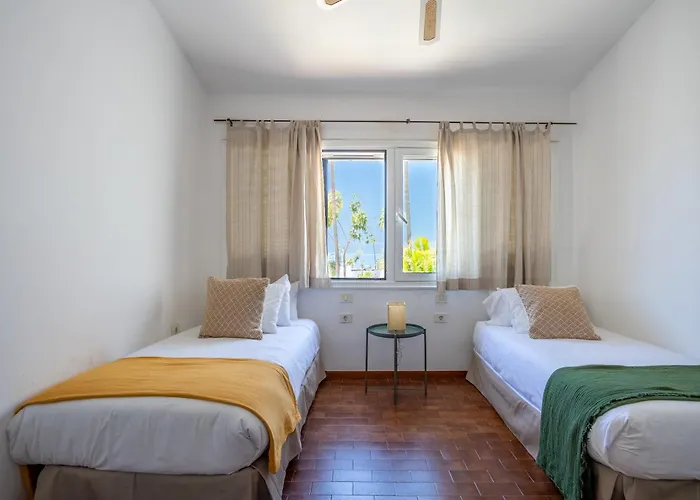 펜션 Panama, 5min Walk To The *